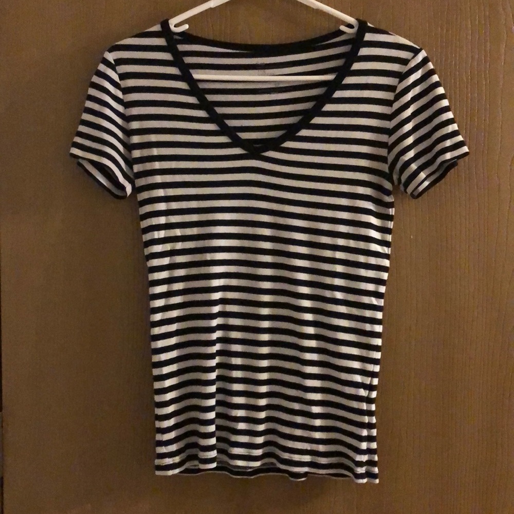 Set of 2 striped v neck shirts